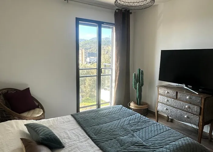 Vue Panoramique Montagne דירה בסטיה